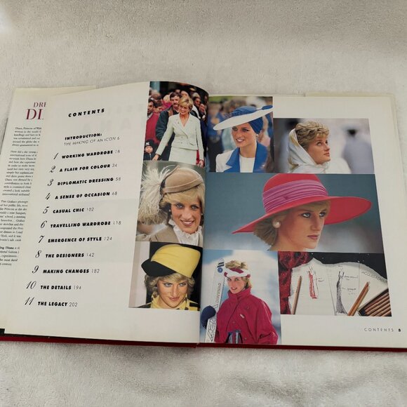 Dressing Diana by Tim Graham and Tamsin Blanchard - Picture 3 of 5